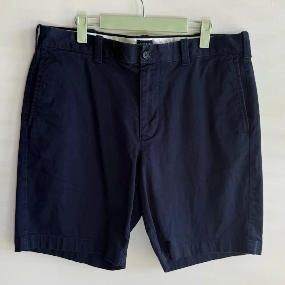 J. Crew flat front shorts • Men’s size 34